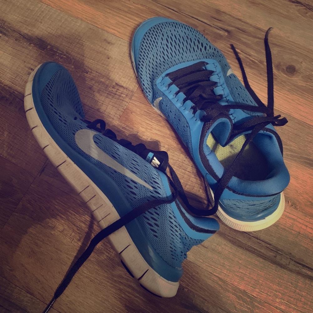 Nike tennis shoes